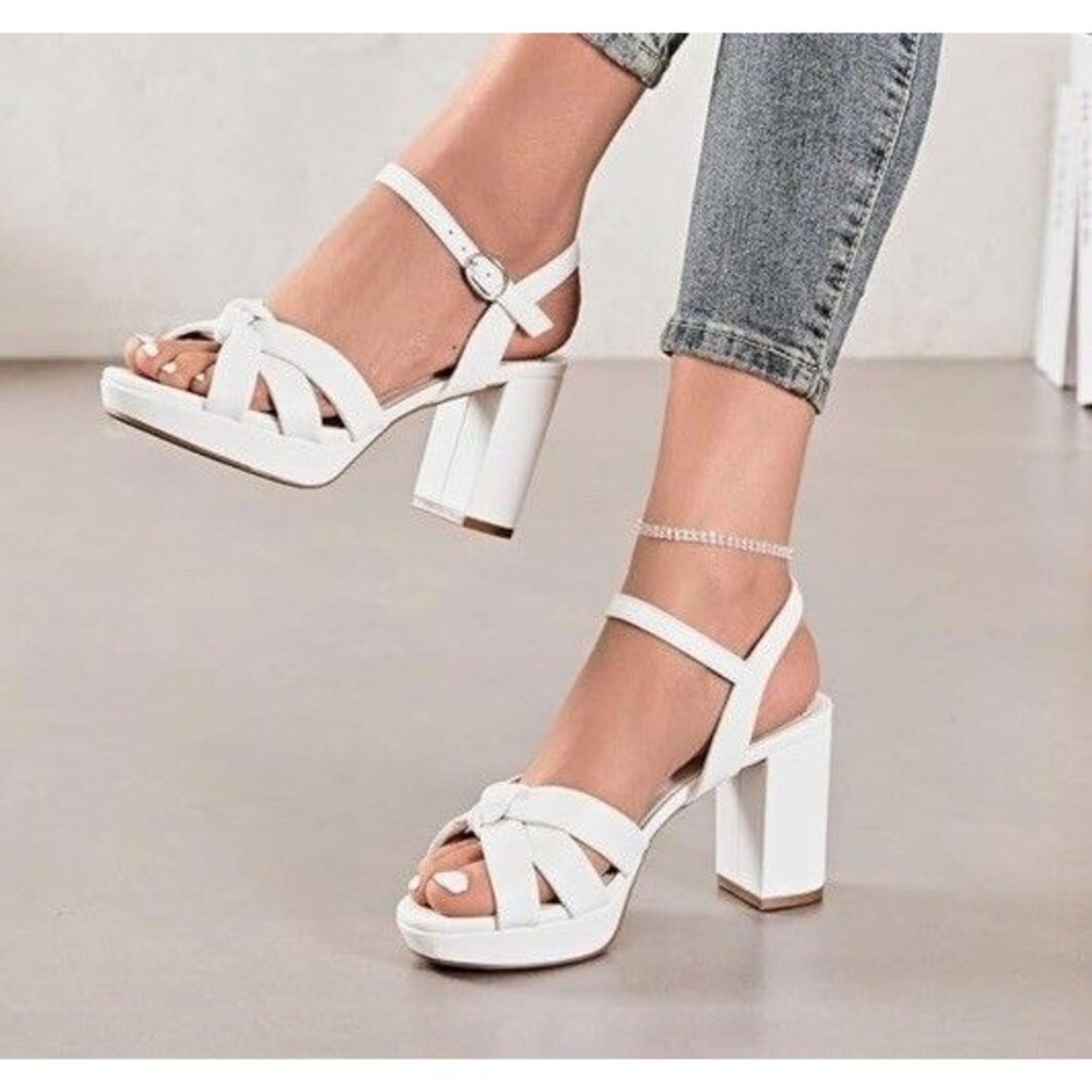 Ruiee Women's Platform Heels Chunky Sandals Ankle Strappy White Size 8.5 New